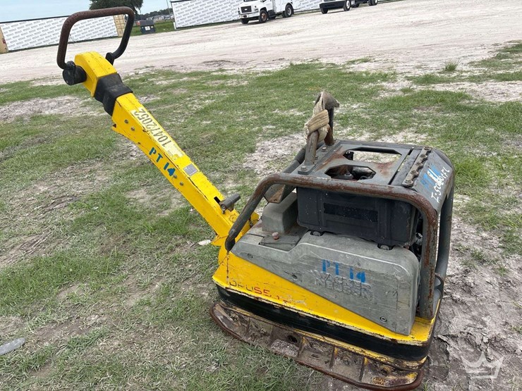 2016-wacker-neuson-dpu5545-vibratory-plate-compactor-image-5