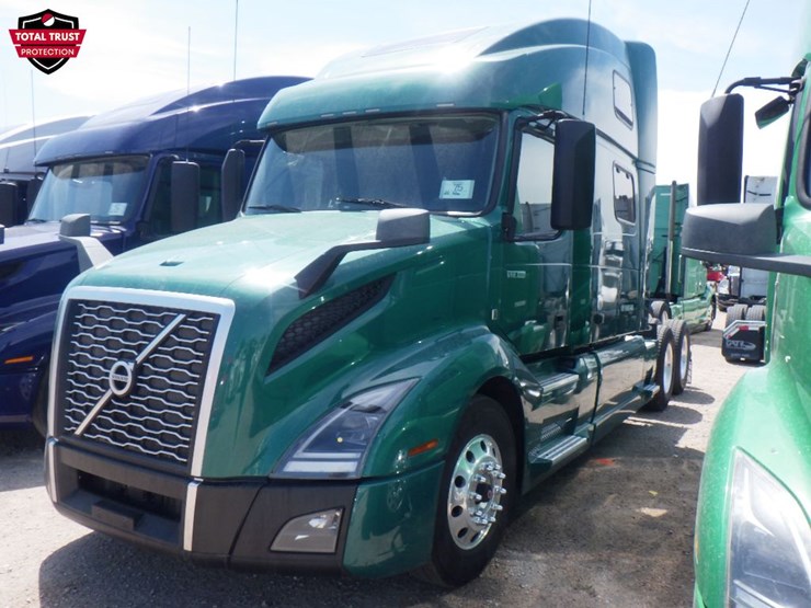 2022-volvo-vnl860-image-1