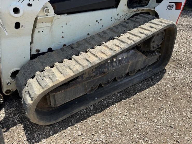 2017-bobcat-t750-image-13
