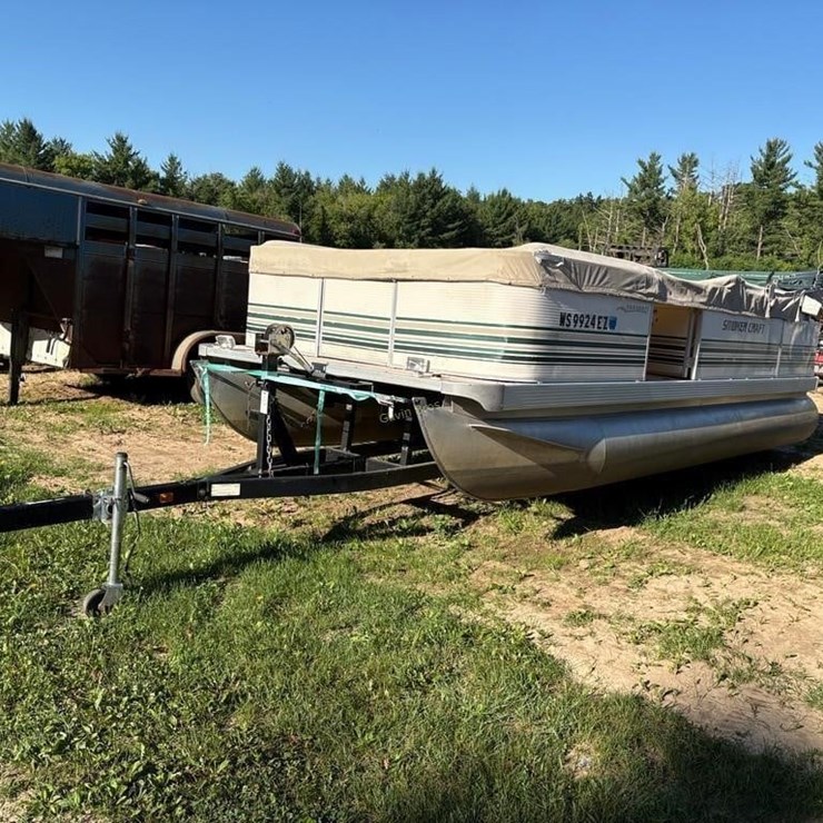 2000 Smoker Craft Sunsport Pontoon Boat