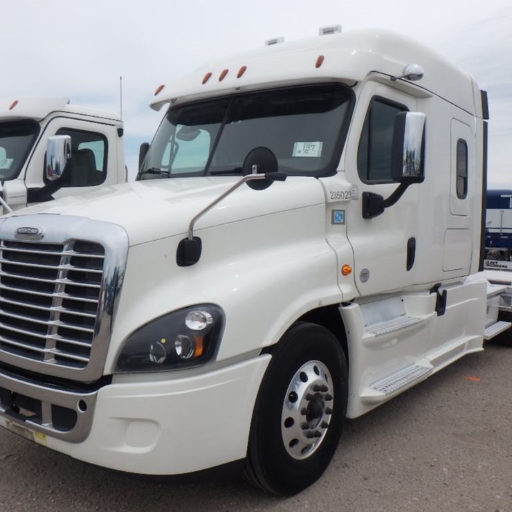2019 FREIGHTLINER CASCADIA 125