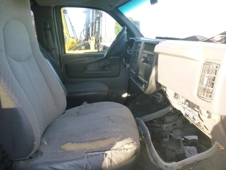 2007-chevrolet-express-g3500-image-17