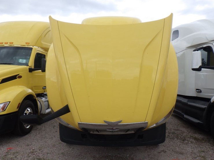 2023-peterbilt-579-image-21