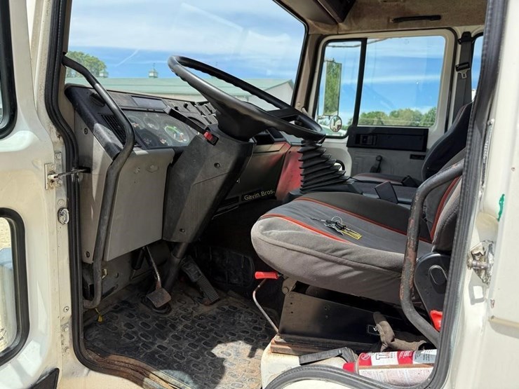 1991-volvo-fe6-image-6