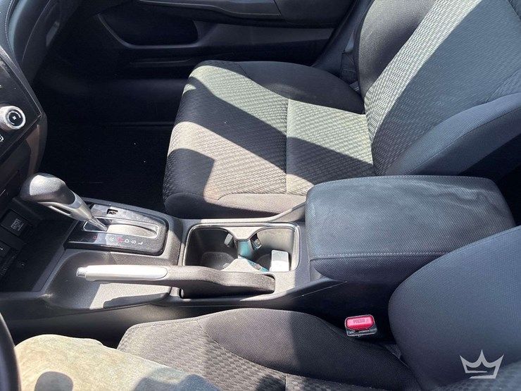2015-honda-civic-sedan-image-16