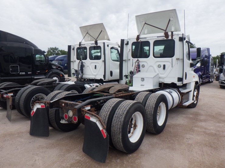 2018-freightliner-cascadia-125-image-7