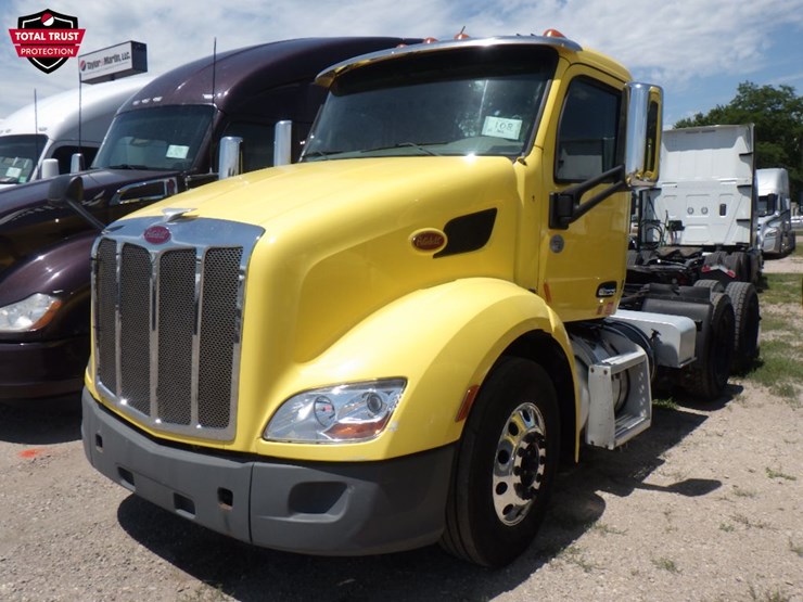 2020-peterbilt-579-image-1