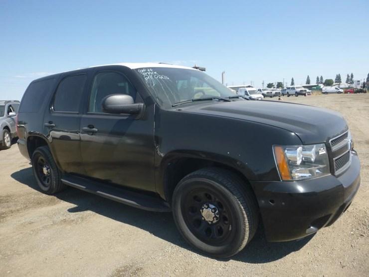 2011-chevrolet-tahoe-image-2