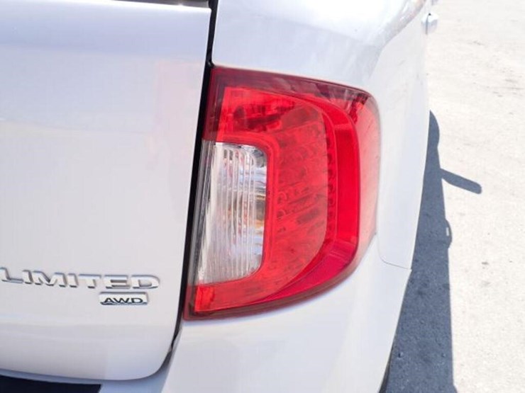2011-ford-edge-image-79