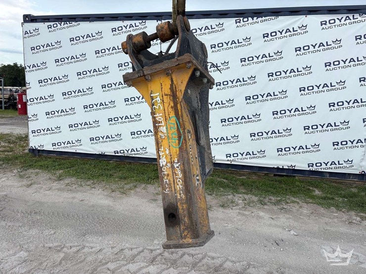 2018-d-and-a-40v-hydraulic-breaker-excavator-attachment-image-2