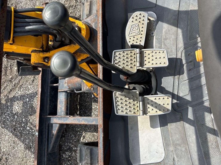2019-jcb-8029cts-image-30