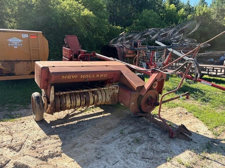 new-holland-270-image-1