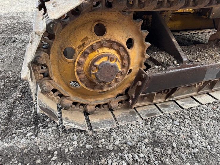 komatsu-d37e-2-image-17