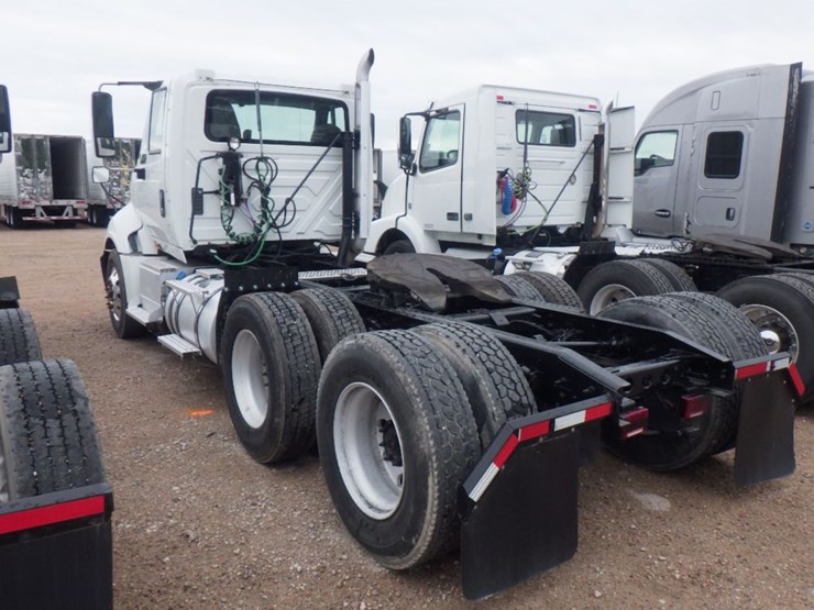 2017-international-prostar-image-11