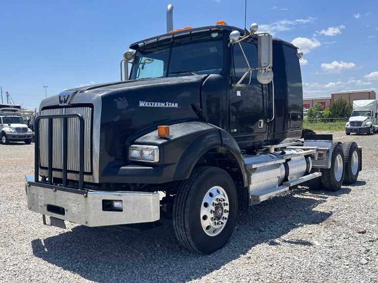 2012-western-star-4900-image-1