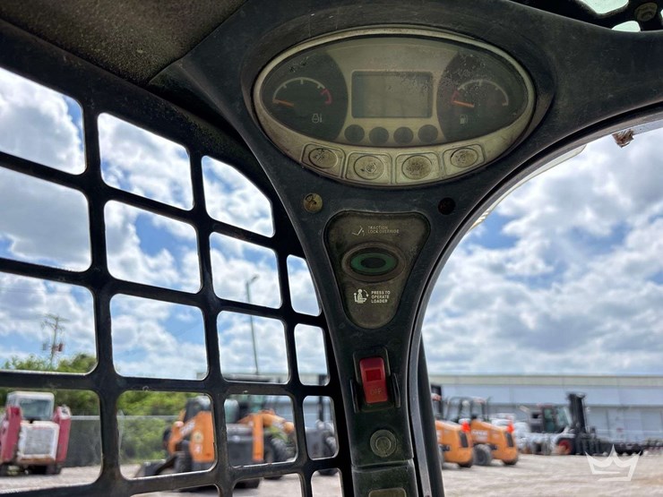 2014-bobcat-t590-image-25