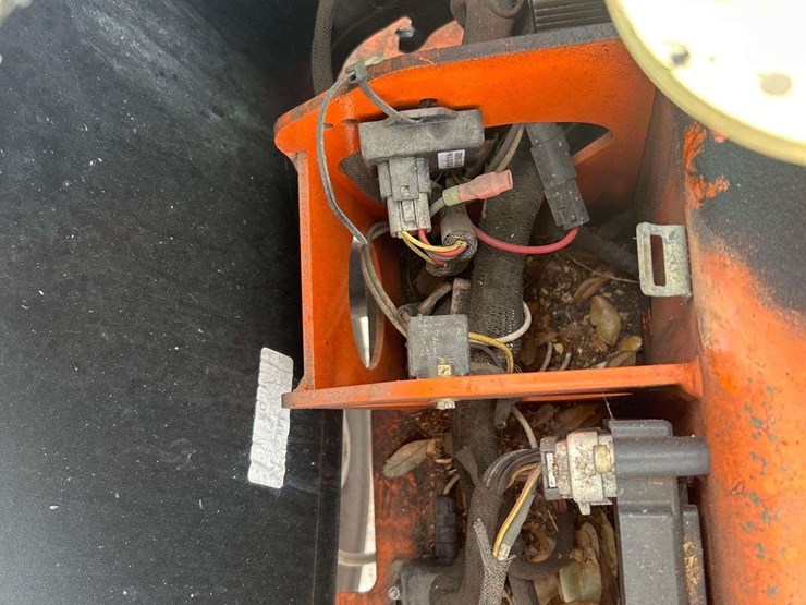 2019-jlg-t350-image-10