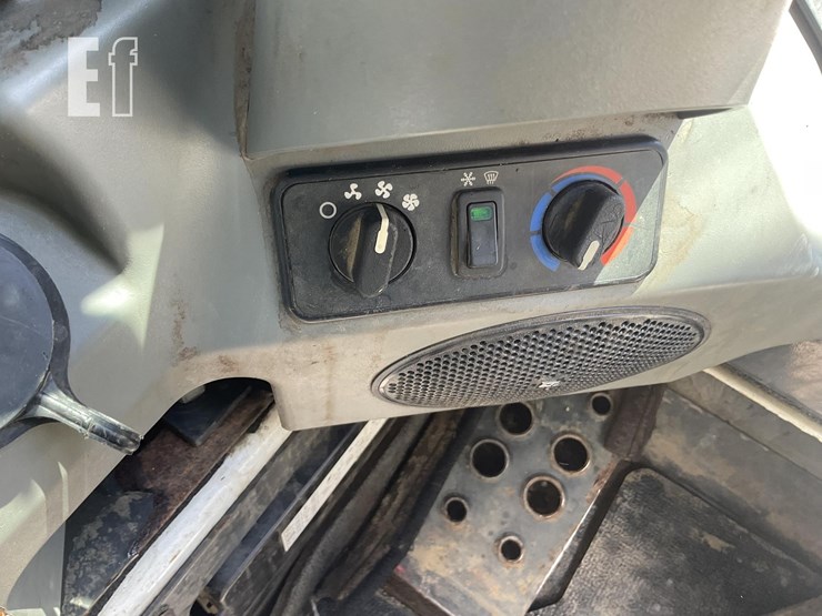 2014-bobcat-t590-image-15