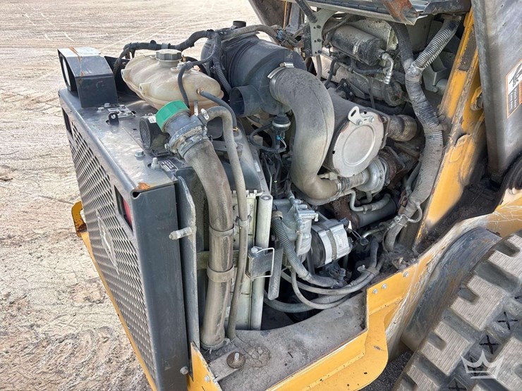 2020-deere-325g-image-15