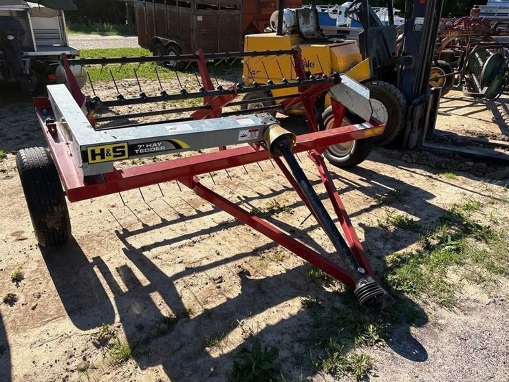 h&s-7'-hay-tedder-image-4