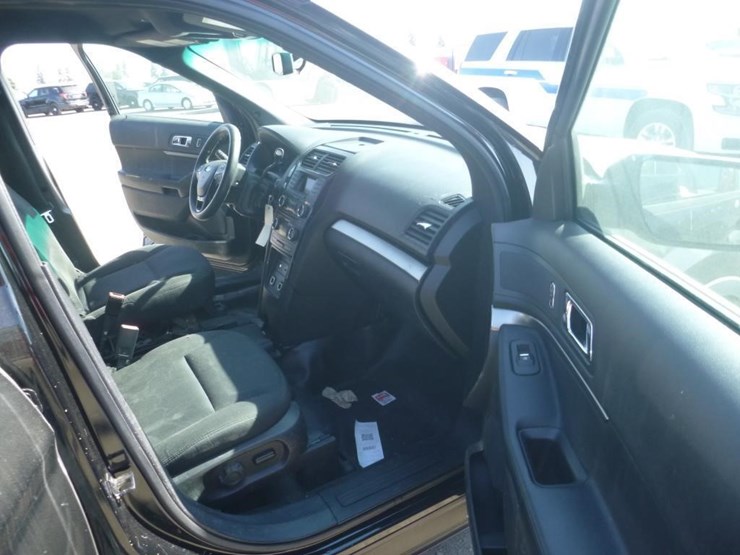 2017-ford-explorer-image-6