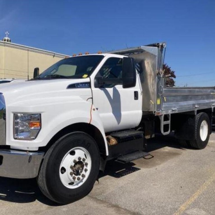 2022 FORD F650 XL