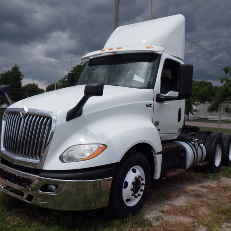 2019 INTERNATIONAL LT