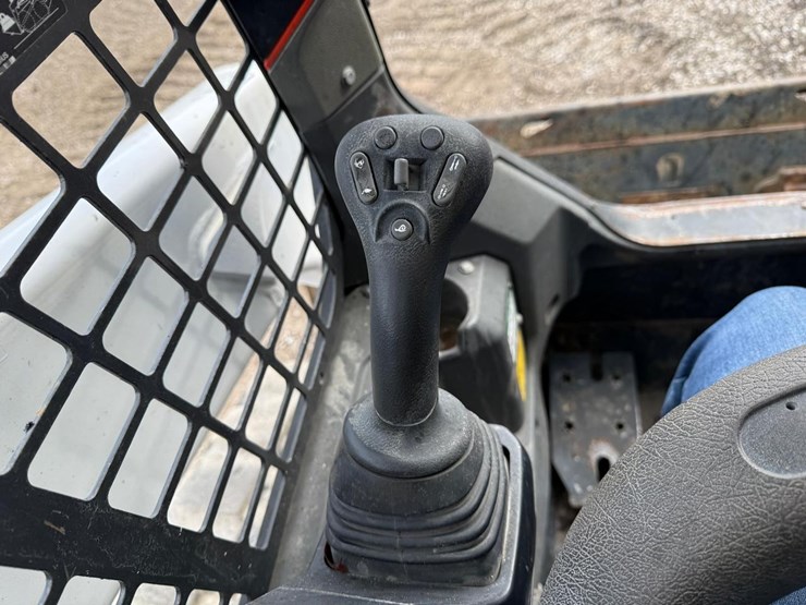 2020-bobcat-t76-image-26