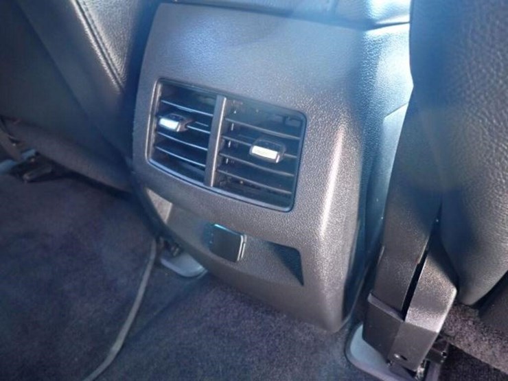 2011-ford-edge-image-44