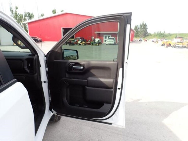 2022-chevrolet-silverado-1500-image-36