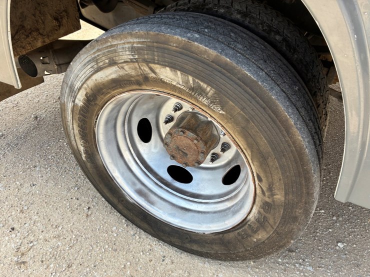 2016-ford-f550-image-12