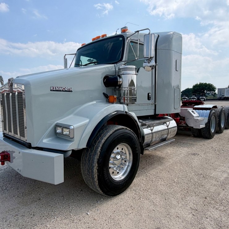 2011 KENWORTH T800