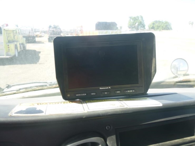 2016-freightliner-m2-106-image-15
