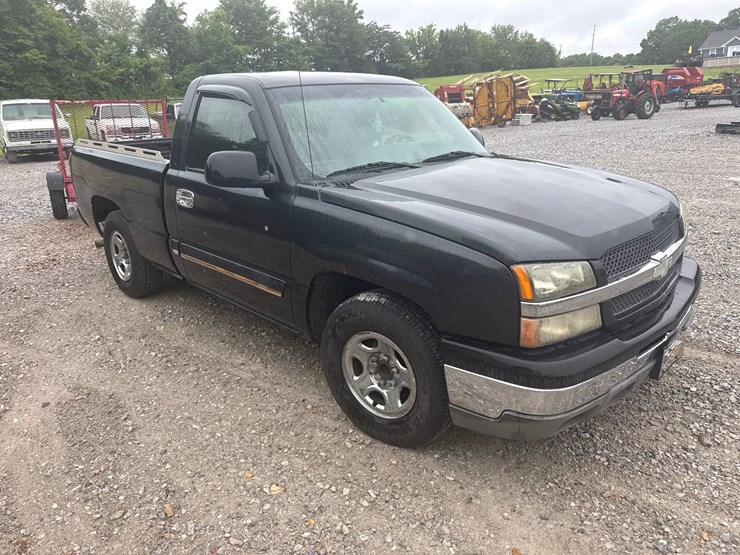 2003-chevrolet-1500-image-3