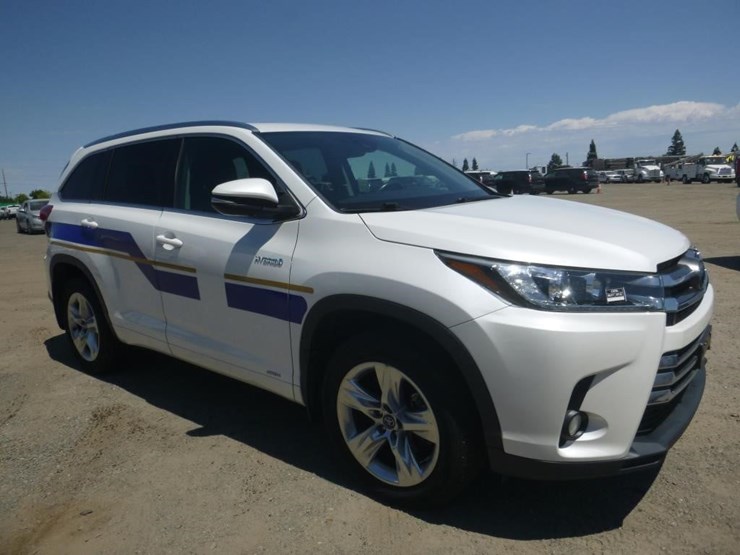 2017-toyota-highlander-image-2