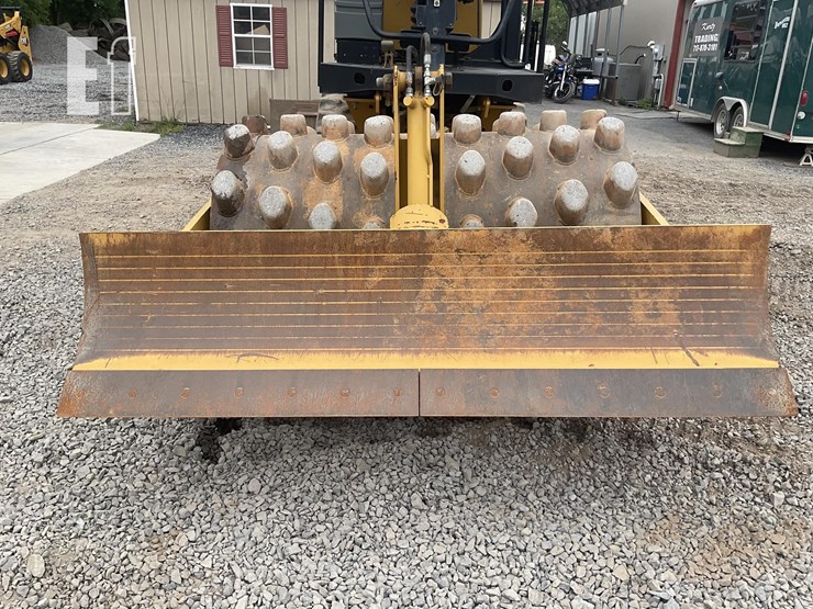 2014-caterpillar-cp44b-image-9