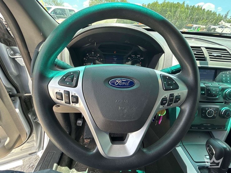 2014-ford-explorer-image-14