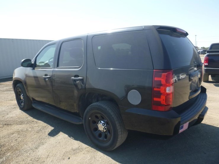 2011-chevrolet-tahoe-image-4