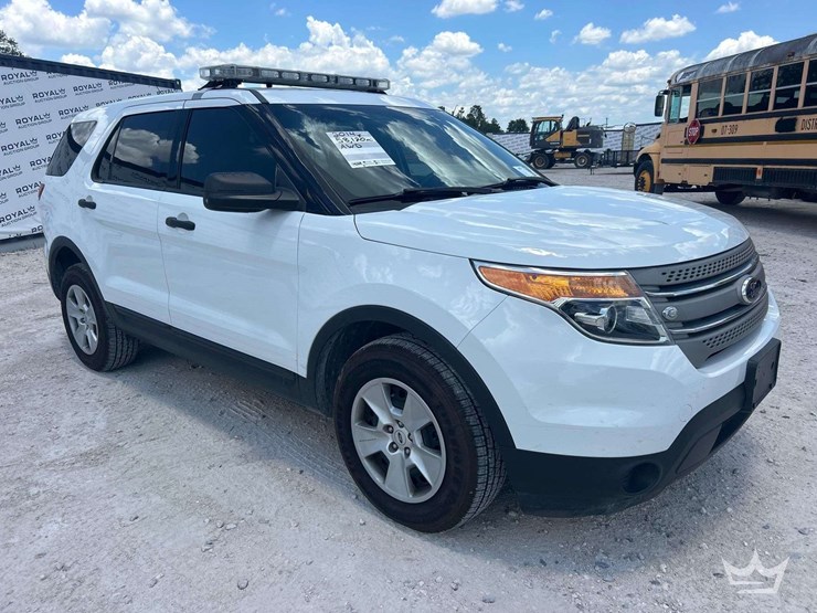 2014-ford-explorer-image-3