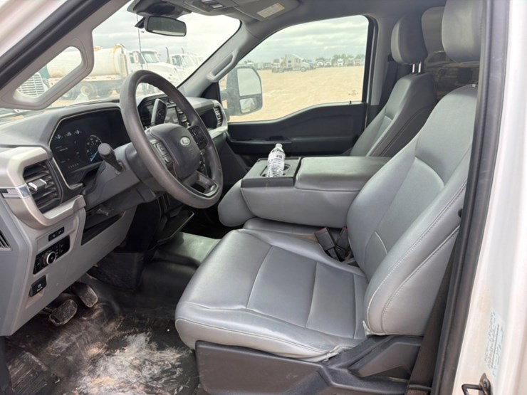 2023-ford-f150-image-8