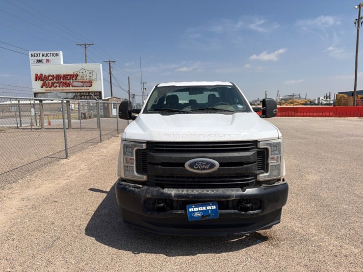 2019-ford-f350-image-2