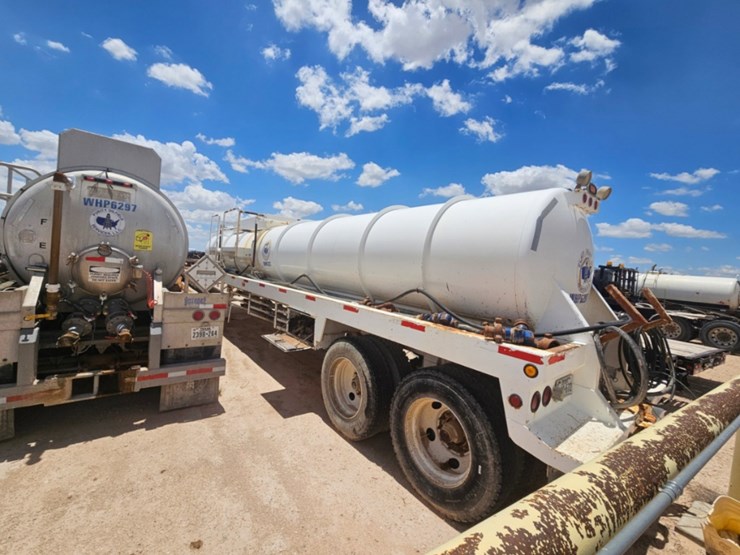 2015-peterbilt-567-image-9