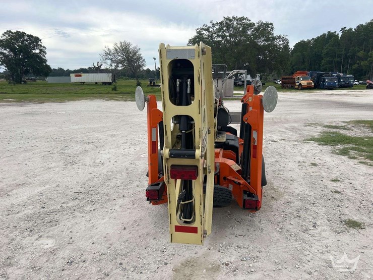 2019-jlg-t350-image-19
