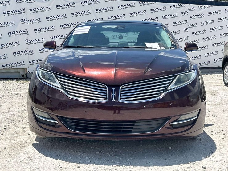 2013-lincoln-mkz-sedan-image-23