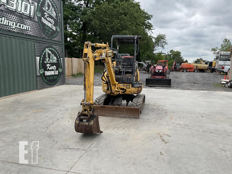 2005-deere-27c-image-8