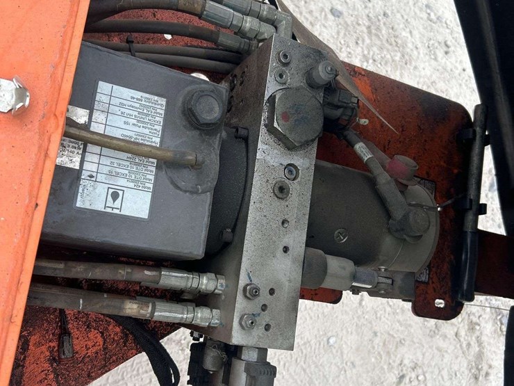 2019-jlg-t350-image-9