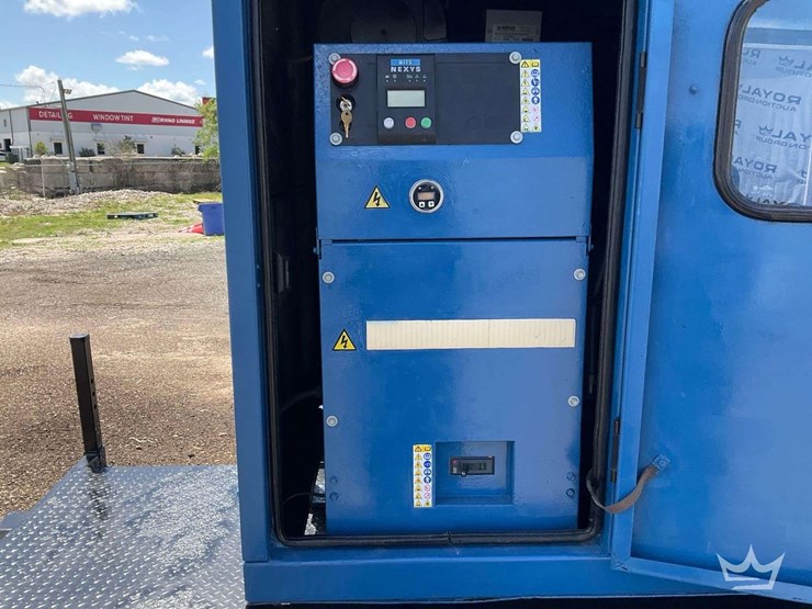 2005-sdmo-100kw-t/a-towable-diesel-generator-image-15