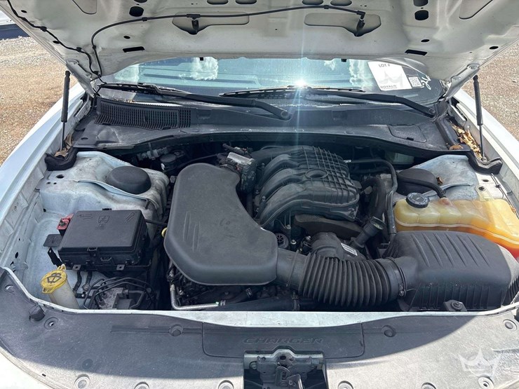 2018-dodge-charger-sedan-image-8