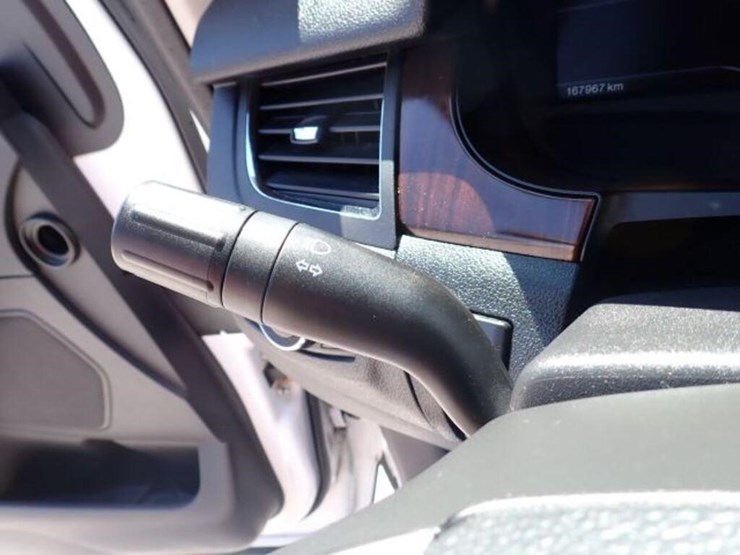 2011-ford-edge-image-16