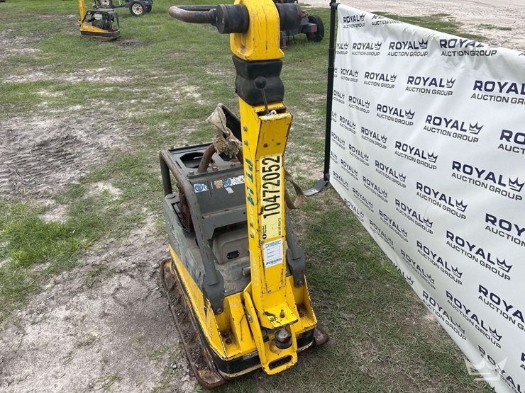 2016-wacker-neuson-dpu5545-vibratory-plate-compactor-image-3